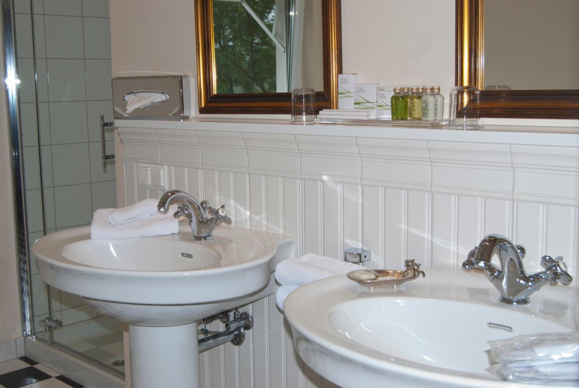 Seehotel Europa Velden am Worthersee Bagian luar foto